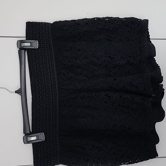 Shorts - Picture 2 of 6